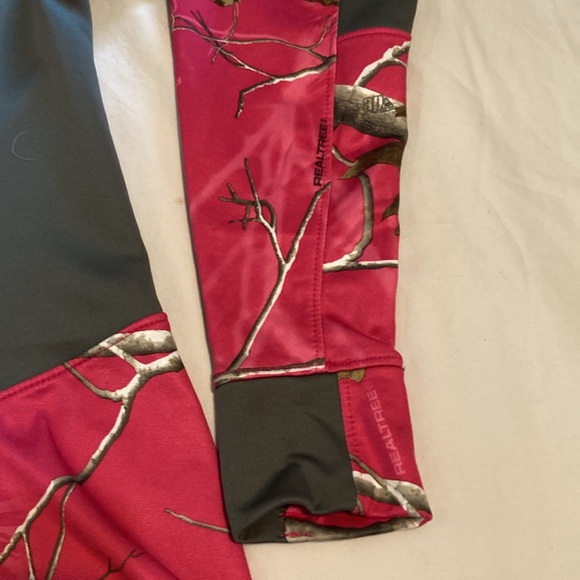 Realtree Women’sPink Camo Quarter Zip Sweatshirt Size Medium - Picture 4 of 9
